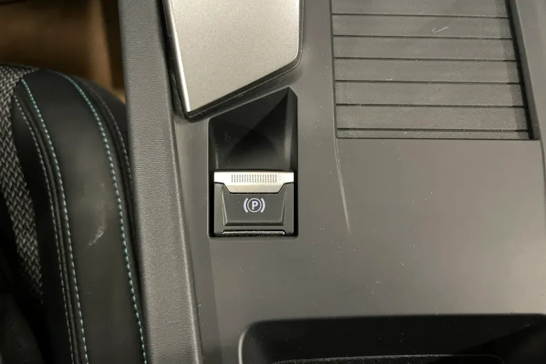 Peugeot 308 din 2023 cu 119.901 km - oferta PEU188671 - foto 30