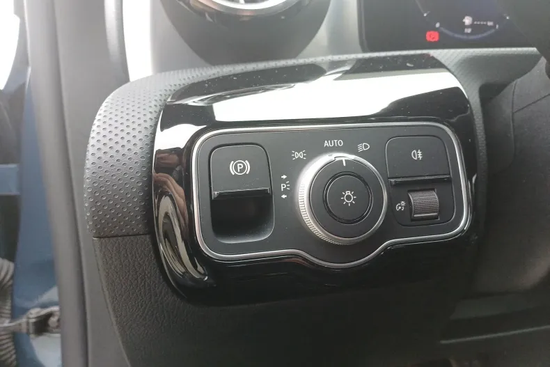 Mercedes-Benz CLA (Clasa CLA) din 2023 cu 54.280 km - oferta MER188690 - foto 11