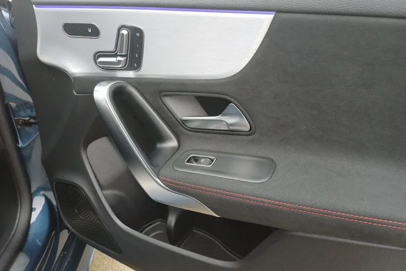 Mercedes-Benz CLA (Clasa CLA) din 2023 cu 54.280 km - oferta MER188690 - foto 26