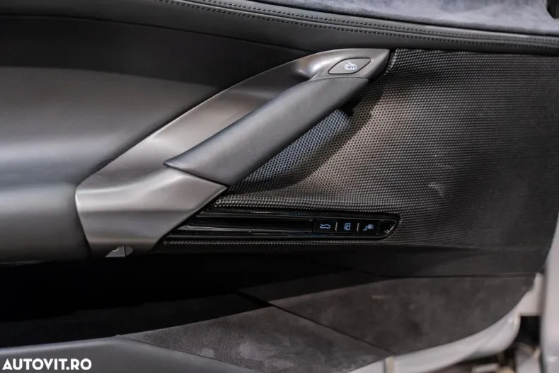 Ferrari SF90 Stradale din 2022 cu 4.400 km - oferta FER188713 - foto 16