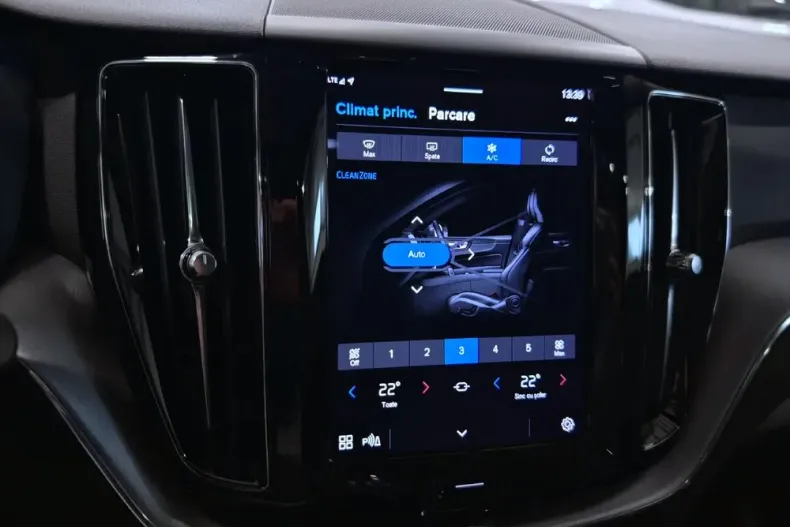 Volvo XC60 din 2021 cu 130.858 km - oferta VOL188725 - foto 13