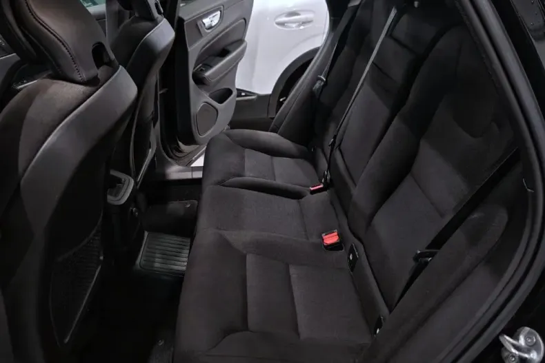 Volvo XC60 din 2021 cu 130.858 km - oferta VOL188725 - foto 17