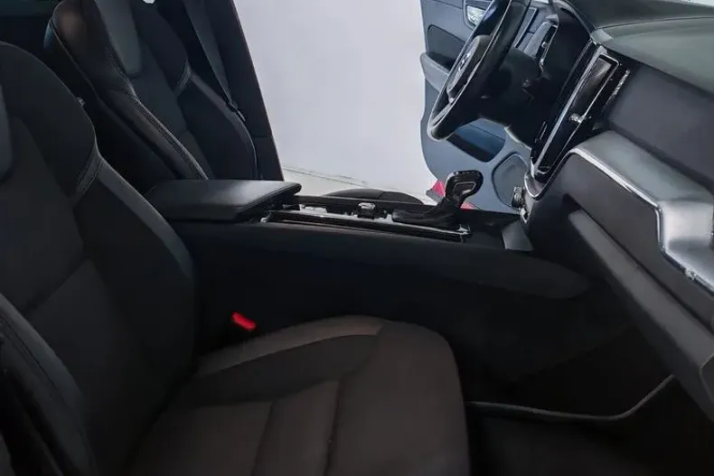 Volvo XC60 din 2020 cu 173.963 km - oferta VOL188728 - foto 8