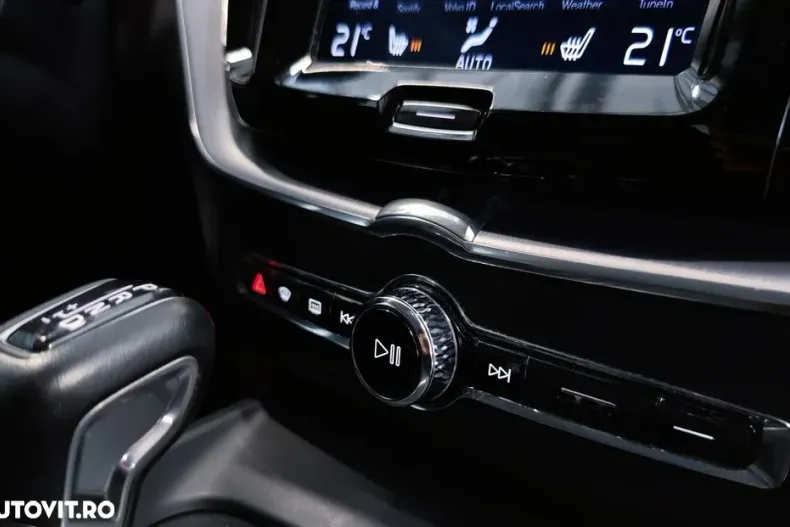 Volvo XC60 din 2020 cu 173.963 km - oferta VOL188728 - foto 14