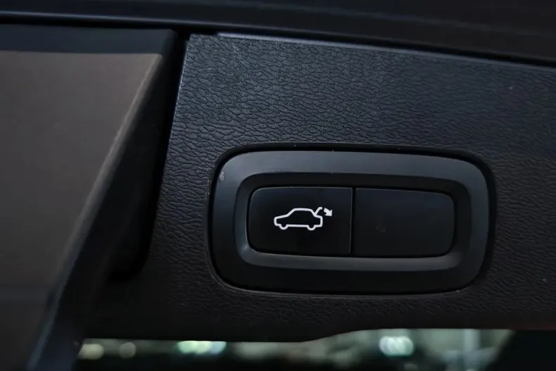 Volvo XC60 din 2020 cu 173.963 km - oferta VOL188728 - foto 20