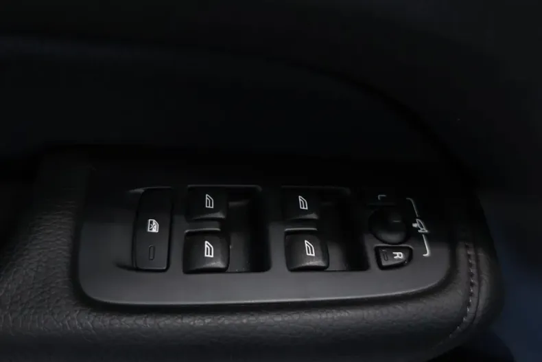 Volvo XC60 din 2020 cu 173.963 km - oferta VOL188728 - foto 21