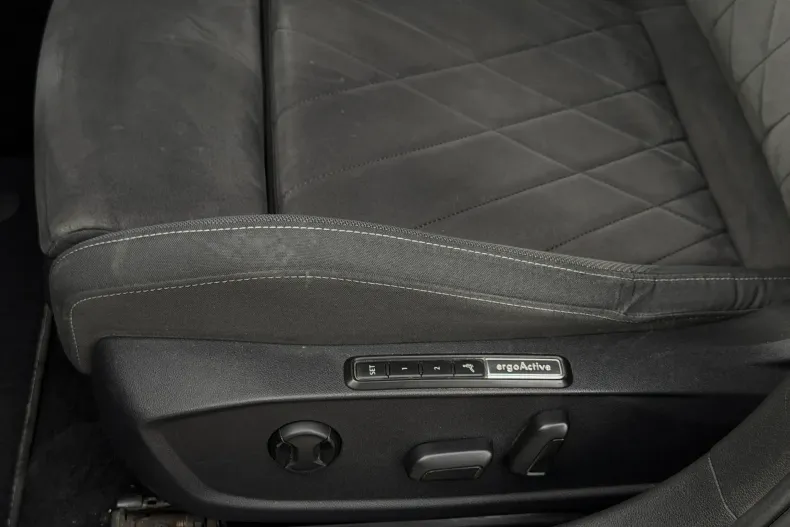 Volkswagen Golf din 2020 cu 130.690 km - oferta VOL188748 - foto 11