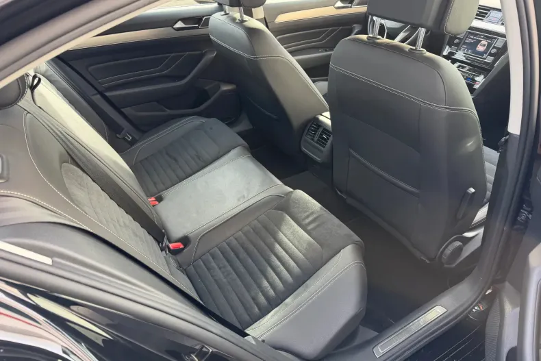 Volkswagen Passat din 2020 cu 100.641 km - oferta VOL188750 - foto 25