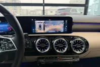 Mercedes-Benz A 200 (Clasa A) din 2023 cu 10.100 km - oferta MER188756 - foto 13