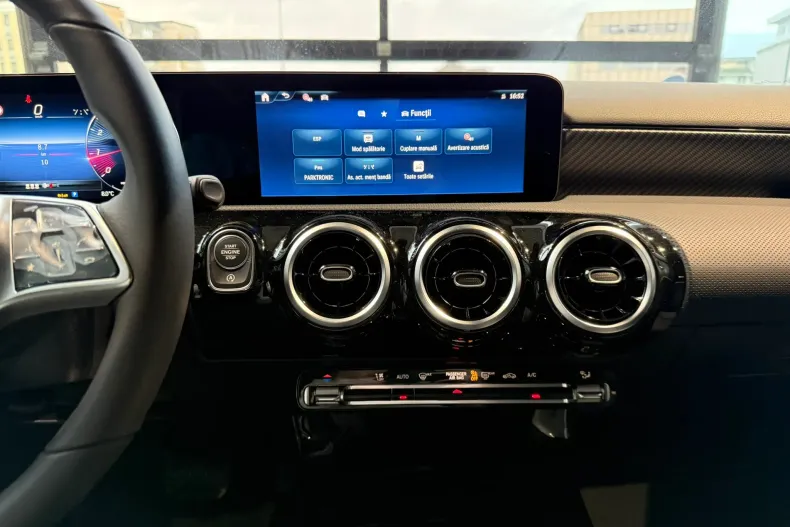 Mercedes-Benz A 180 (Clasa A) din 2025 cu 15 km - oferta MER188757 - foto 15