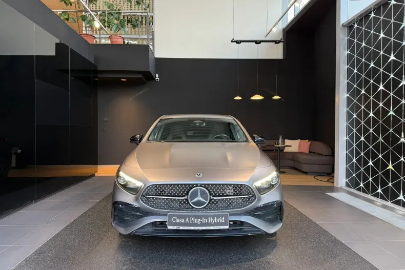 Mercedes-Benz A 250 (Clasa A) din 2023 cu 22.500 km - oferta MER188758 - foto 1