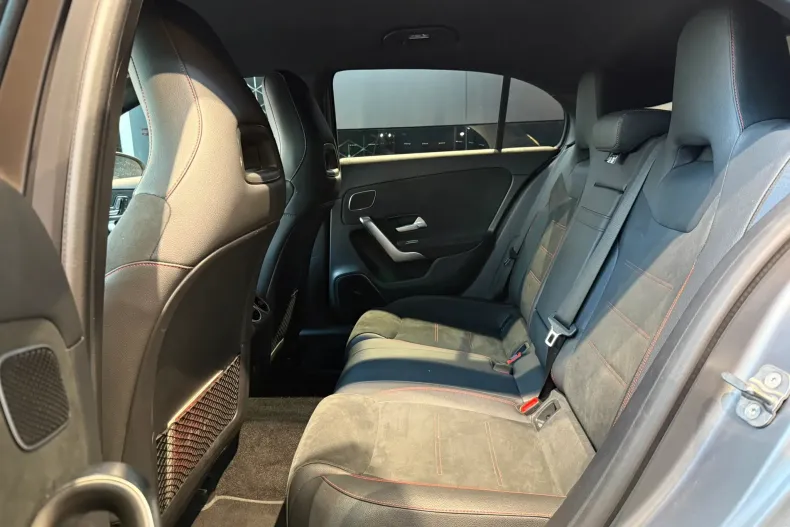 Mercedes-Benz A 250 (Clasa A) din 2023 cu 22.500 km - oferta MER188758 - foto 9