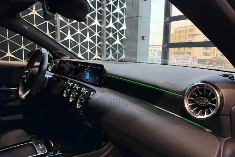 Mercedes-Benz A 250 (Clasa A) din 2023 cu 22.500 km - oferta MER188758 - foto 11