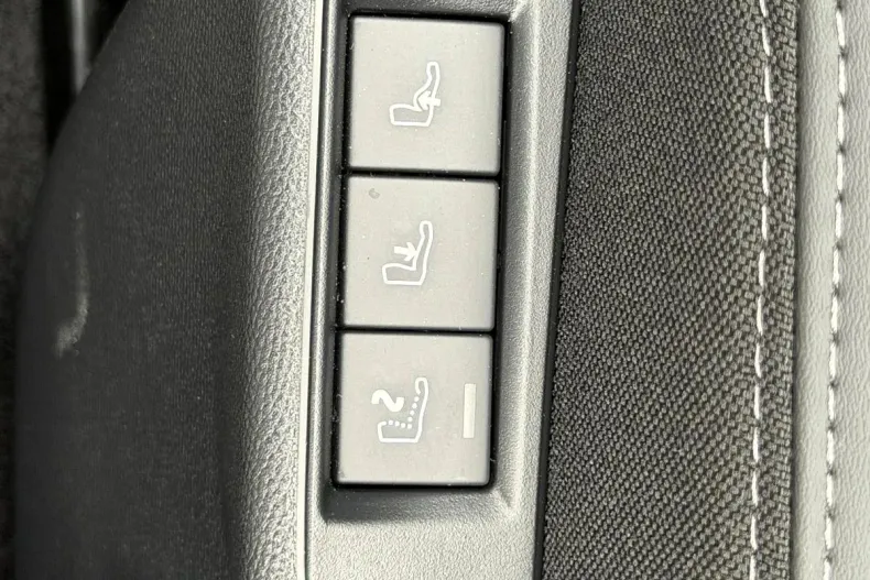 Peugeot 2008 din 2025 cu 10 km - oferta PEU188760 - foto 7