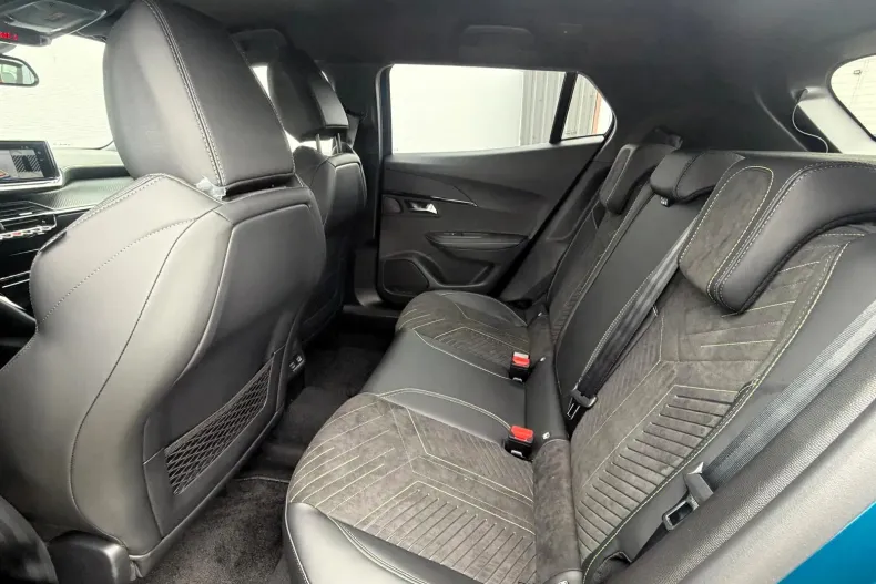 Peugeot 2008 din 2025 cu 10 km - oferta PEU188760 - foto 11