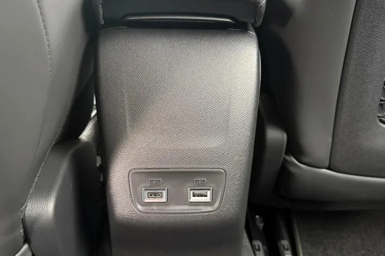 Peugeot 2008 din 2025 cu 10 km - oferta PEU188760 - foto 12