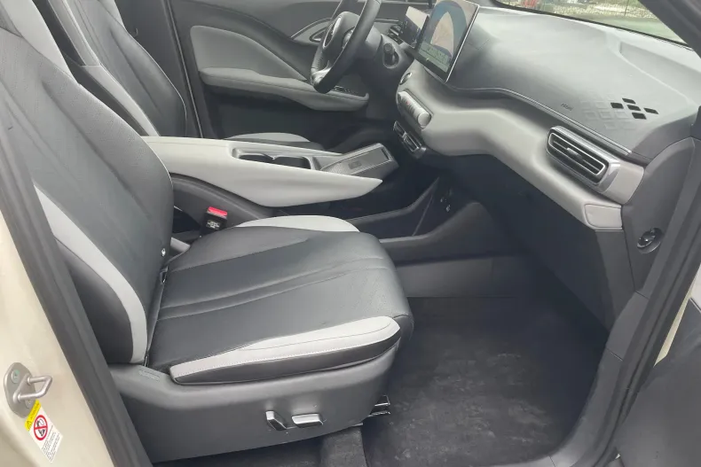 BYD DOLPHIN din 2025 cu 7.000 km - oferta BYD188769 - foto 12