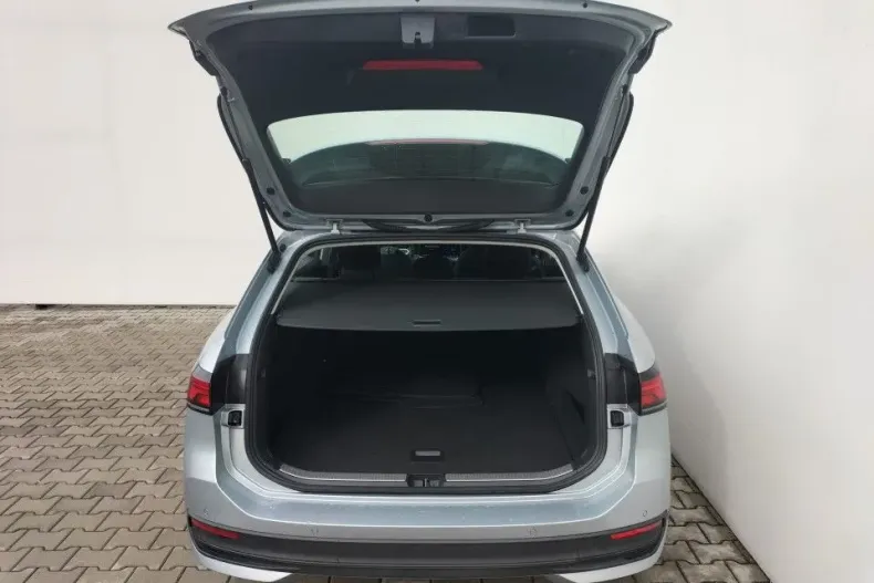 Volkswagen Passat din 2024 cu 10.282 km - oferta VOL188770 - foto 5