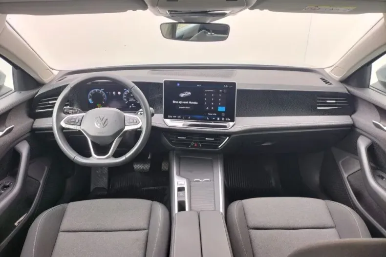 Volkswagen Passat din 2024 cu 10.282 km - oferta VOL188770 - foto 10