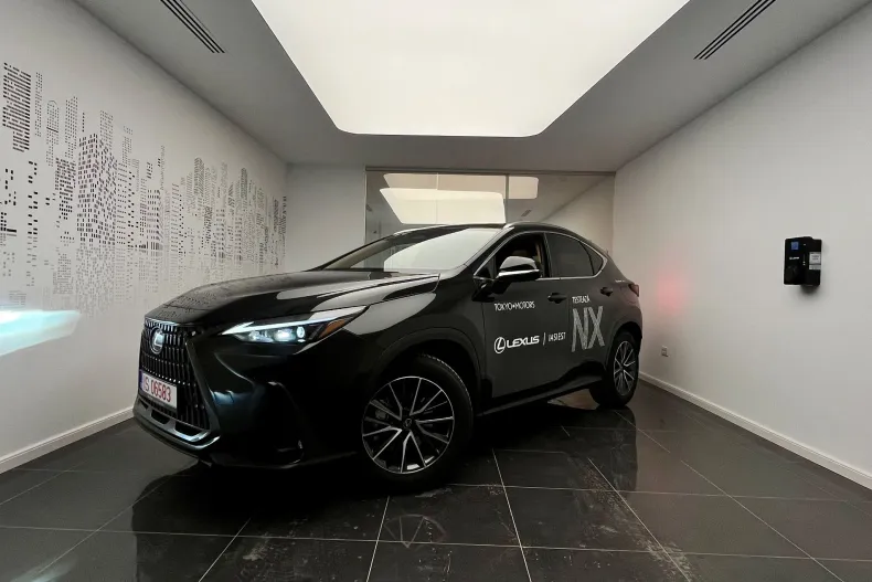 Lexus Seria NX din 2025 cu 1.500 km - oferta LEX188776 - foto 1
