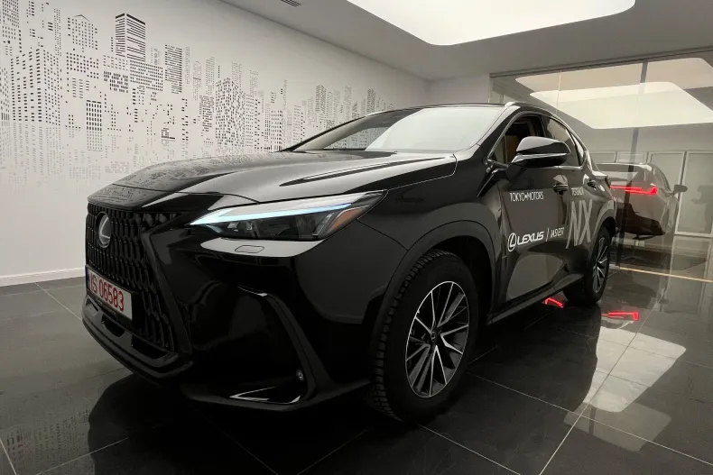 Lexus Seria NX din 2025 cu 1.500 km - oferta LEX188776 - foto 2