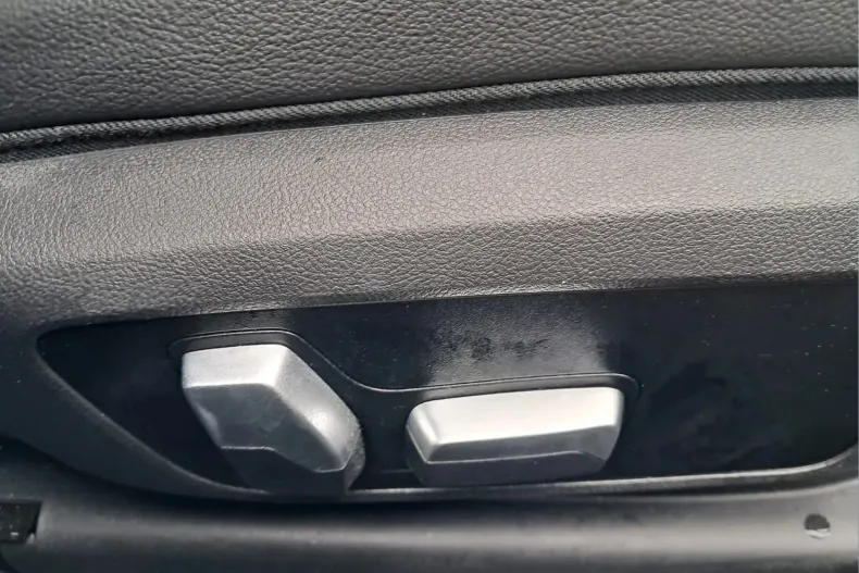 BMW Seria 3 din 2021 cu 62.038 km - oferta BMW188779 - foto 14