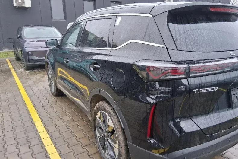 Chery Tiggo 7 din 2025 cu 23 km - oferta CHE188780 - foto 4