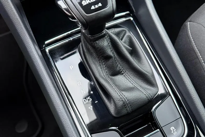 Skoda Karoq din 2024 cu 70.000 km - oferta SKO188787 - foto 31