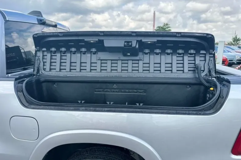 Dodge RAM din 2025 cu 3.300 km - oferta DOD188790 - foto 9