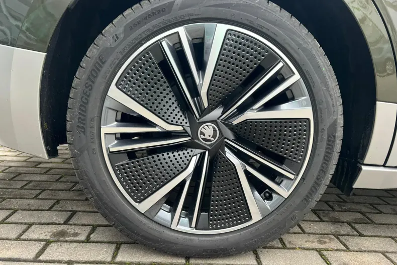 Skoda Enyaq din 2025 cu 400 km - oferta SKO188794 - foto 25