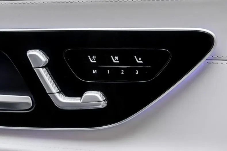 Mercedes-Benz AMG GT (Clasa GT) din 2024 cu 21.383 km - oferta MER188822 - foto 12