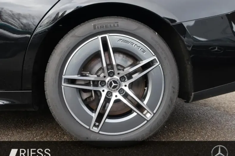 Mercedes-Benz E 400 (Clasa E) din 2024 cu 33.792 km - oferta MER188835 - foto 4