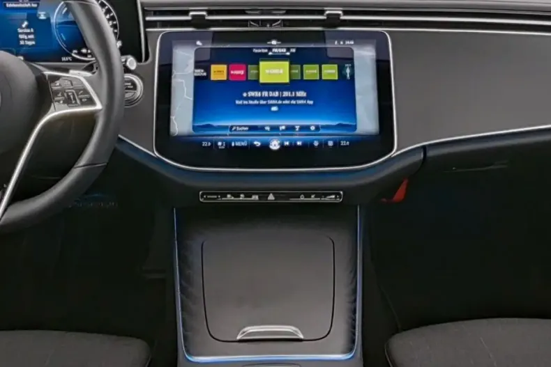 Mercedes-Benz E 400 (Clasa E) din 2024 cu 13.622 km - oferta MER188836 - foto 7