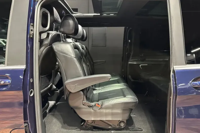 Mercedes-Benz V 300 (Clasa V) din 2022 cu 54.488 km - oferta MER188873 - foto 13