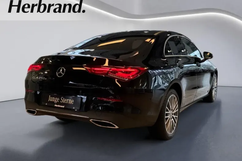 Mercedes-Benz CLA 250 (Clasa CLA) din 2022 cu 44.993 km - oferta MER188889 - foto 3