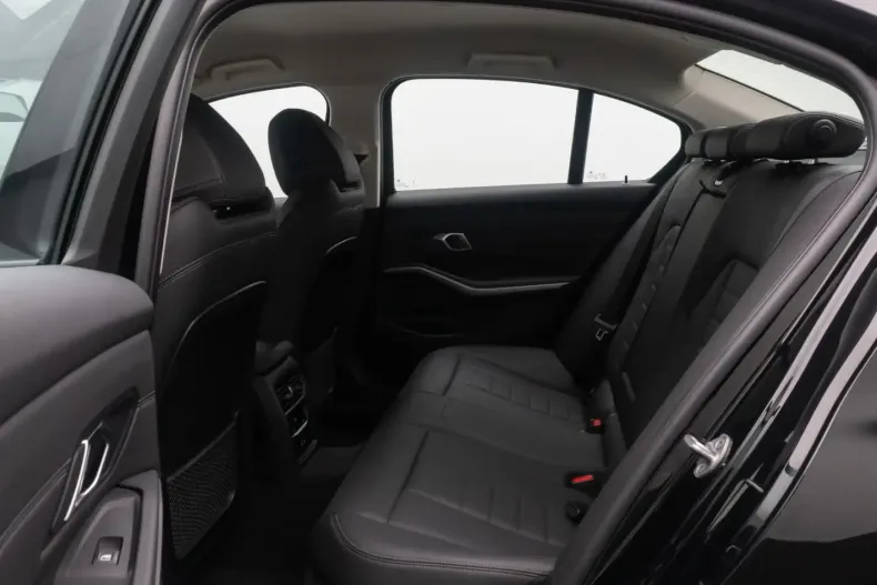 BMW 330 (Seria 3) din 2022 cu 37.067 km - oferta BMW188893 - foto 25