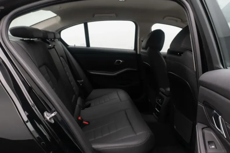 BMW 330 (Seria 3) din 2022 cu 37.067 km - oferta BMW188893 - foto 26