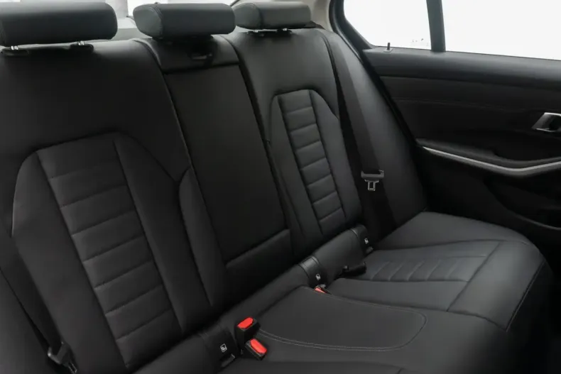 BMW 330 (Seria 3) din 2022 cu 37.067 km - oferta BMW188893 - foto 29