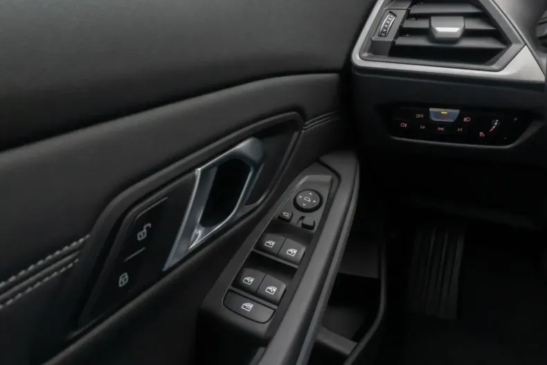 BMW 330 (Seria 3) din 2022 cu 37.067 km - oferta BMW188893 - foto 33