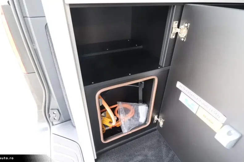 Mercedes-Benz V 250 (Clasa V) din 2024 cu 46.000 km - oferta MER188894 - foto 12