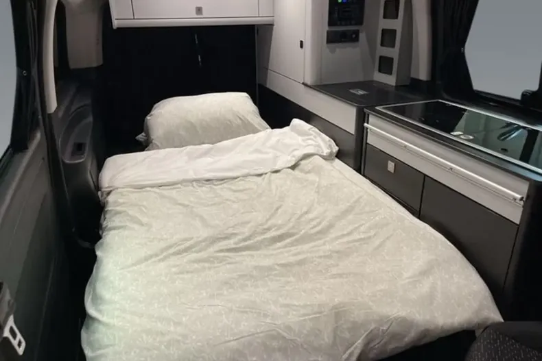 Mercedes-Benz V 250 (Clasa V) din 2024 cu 46.000 km - oferta MER188894 - foto 16