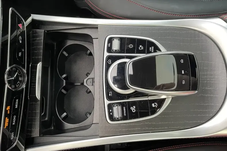 Mercedes-Benz G 400 (Clasa G) din 2022 cu 23.000 km - oferta MER188896 - foto 39