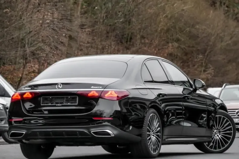 Mercedes-Benz E 200 (Clasa E) din 2025 cu 9.664 km - oferta MER188905 - foto 2