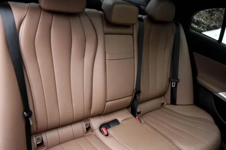 Mercedes-Benz E 200 (Clasa E) din 2025 cu 9.664 km - oferta MER188905 - foto 7