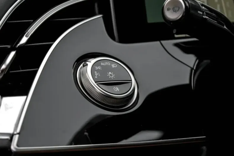 Mercedes-Benz E 200 (Clasa E) din 2025 cu 9.664 km - oferta MER188905 - foto 16