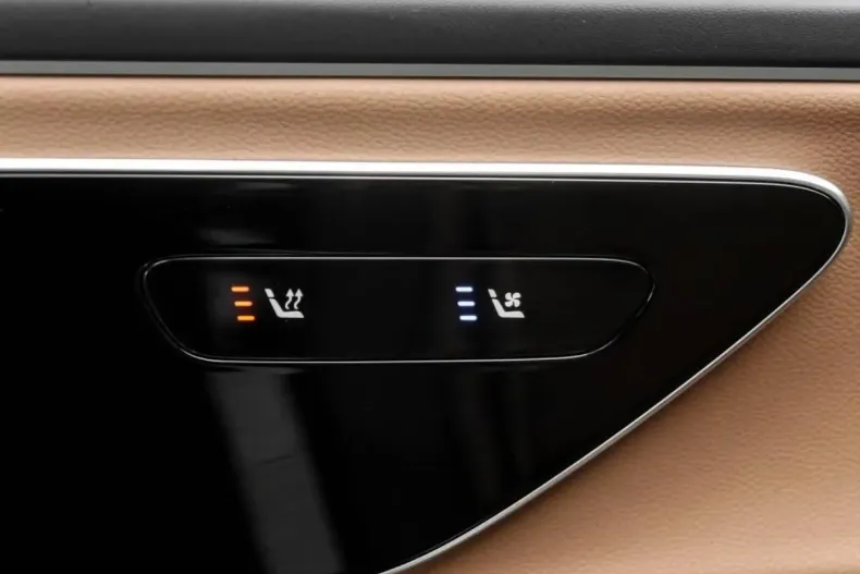 Mercedes-Benz E 200 (Clasa E) din 2025 cu 9.664 km - oferta MER188905 - foto 18