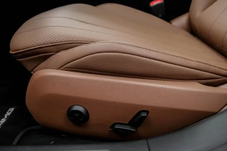 Mercedes-Benz E 200 (Clasa E) din 2025 cu 9.664 km - oferta MER188905 - foto 19