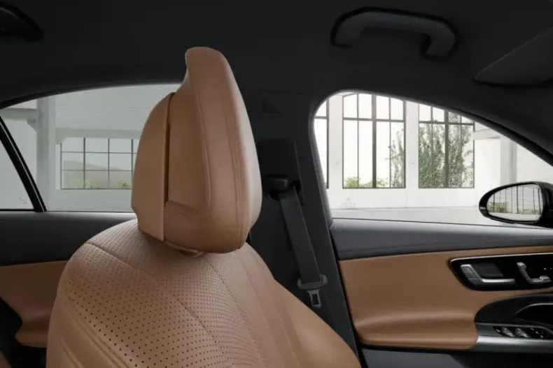 Mercedes-Benz E 200 (Clasa E) din 2024 cu 19.037 km - oferta MER188908 - foto 13