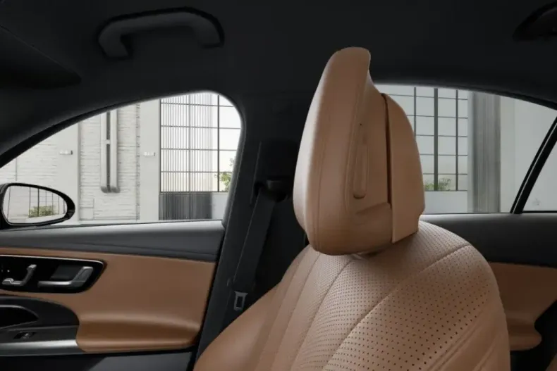 Mercedes-Benz E 200 (Clasa E) din 2024 cu 19.037 km - oferta MER188908 - foto 15