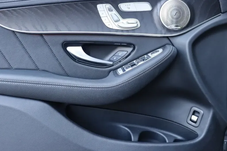 Mercedes-Benz GLC 300 (Clasa GLC) din 2023 cu 27.900 km - oferta MER188912 - foto 12